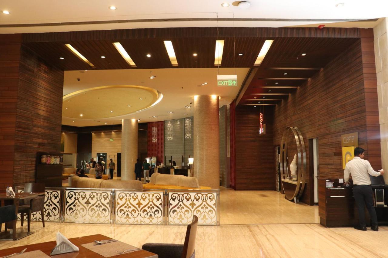 昌迪加尔潘切库拉假日酒店 外观 照片 Lobby