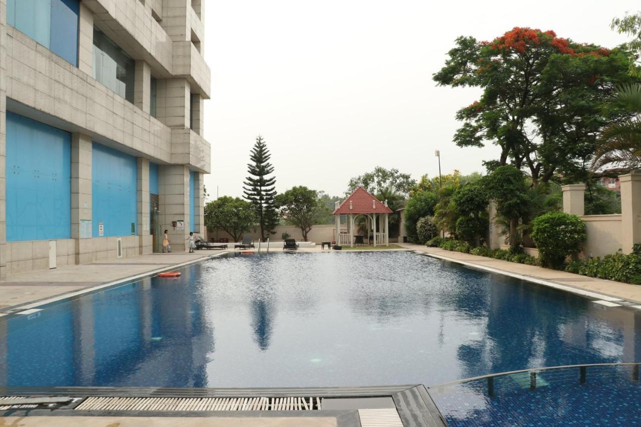 昌迪加尔潘切库拉假日酒店 外观 照片 Swimming pool at the hotel