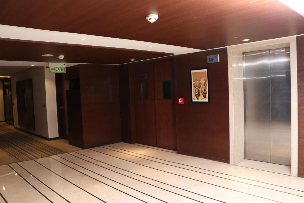 昌迪加尔潘切库拉假日酒店 外观 照片 The interior of the hotel