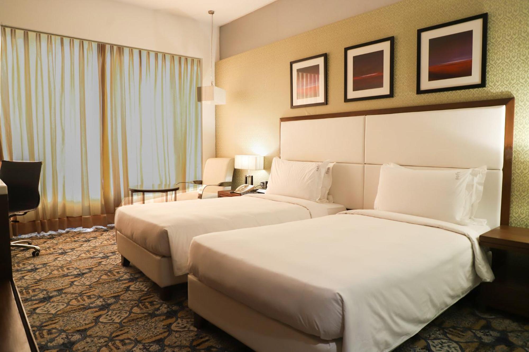 昌迪加尔潘切库拉假日酒店 外观 照片 A room at the hotel