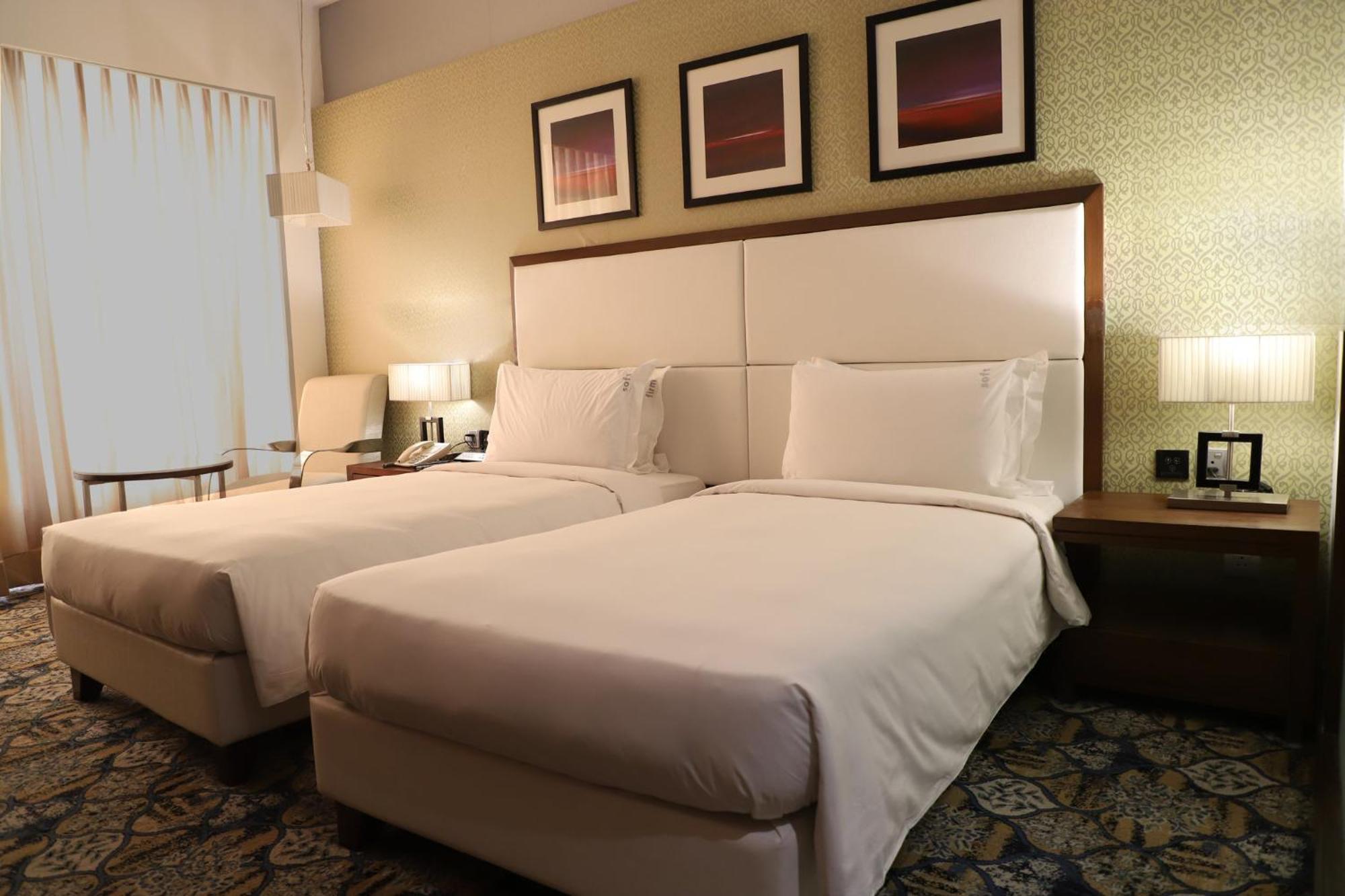 昌迪加尔潘切库拉假日酒店 外观 照片 A room at the hotel