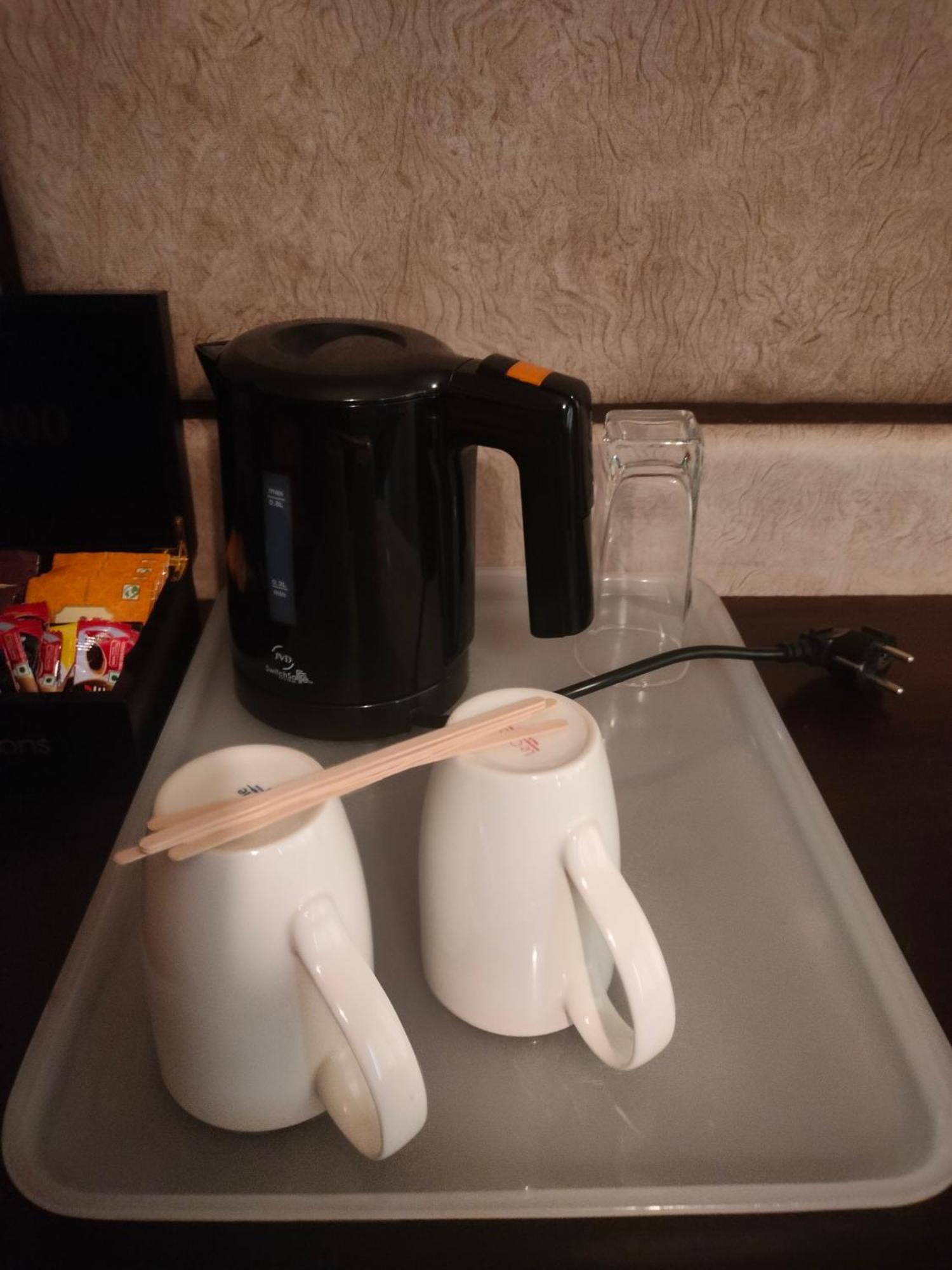 昌迪加尔潘切库拉假日酒店 外观 照片 A kettle